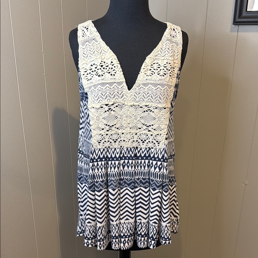Mystree Women’s Large Black and Cream Geometric Lace Tank Blouse